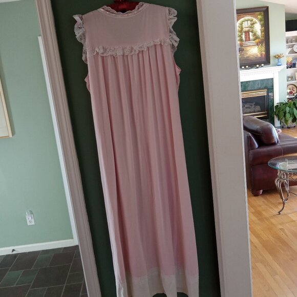 Exquisite Pink Vintage Nightgown w/Ruffles Lace, Bows & Rhinestone Buttons - Picture 2 of 4